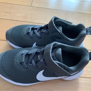 Toddler NIKE sneakers size 12 in Gray
